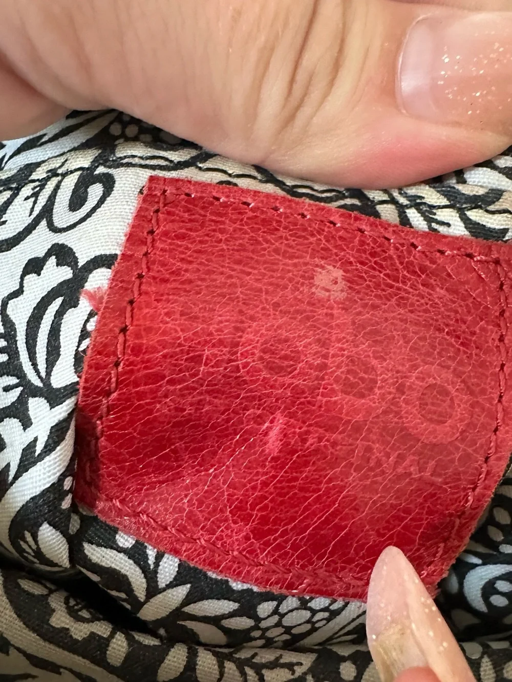 HOBO compact leather